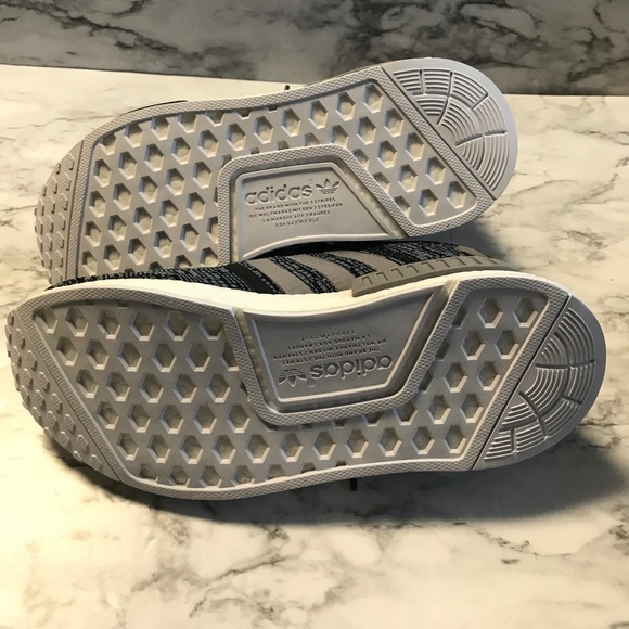 ADIDAS NMD R1 - Picture 5 of 6